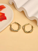 Calandre Wavy Gold Hoop Earring With Pearls