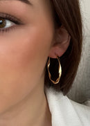 Absolute Thin Twist Hoop Earring E2319GL