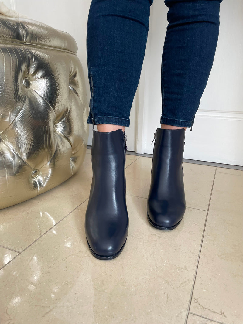 Redz Ankle Boot - Navy W265