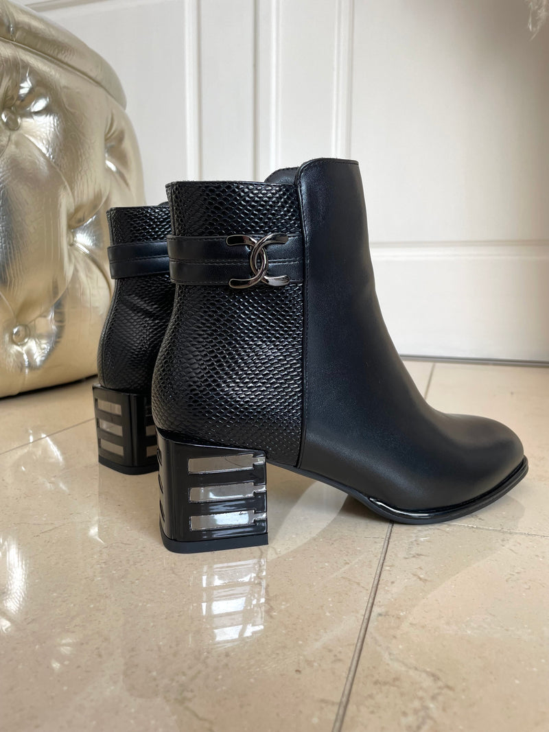 Redz Ankle Boot - Black W265