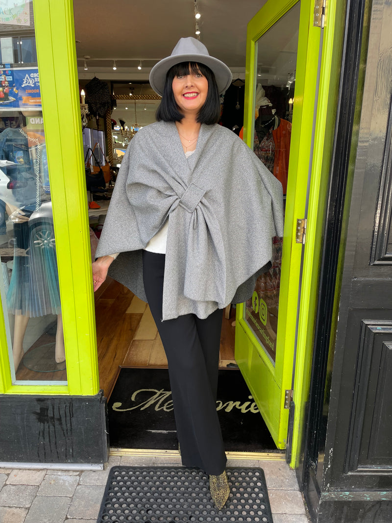 Noor Cape Shawl - Grey