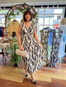 Magic Bay Leaf Print Maxi Dress - Black