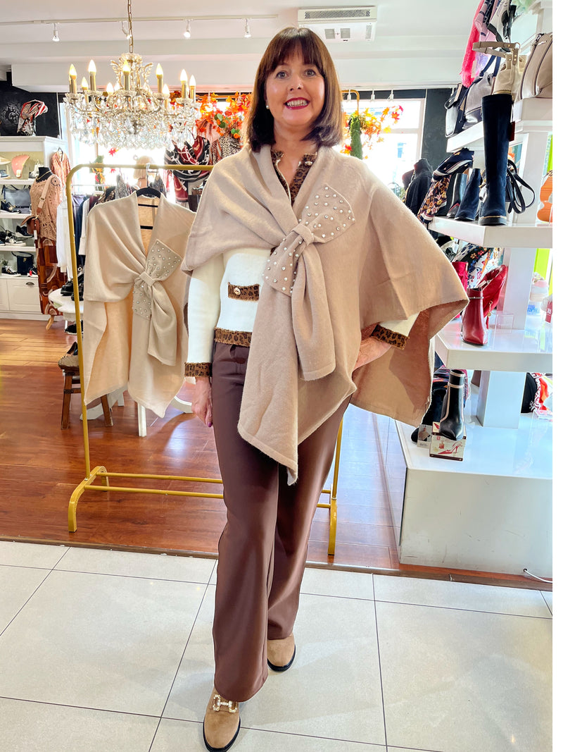 Elizabeth Bow Pearl & Diamante Cape - Taupe