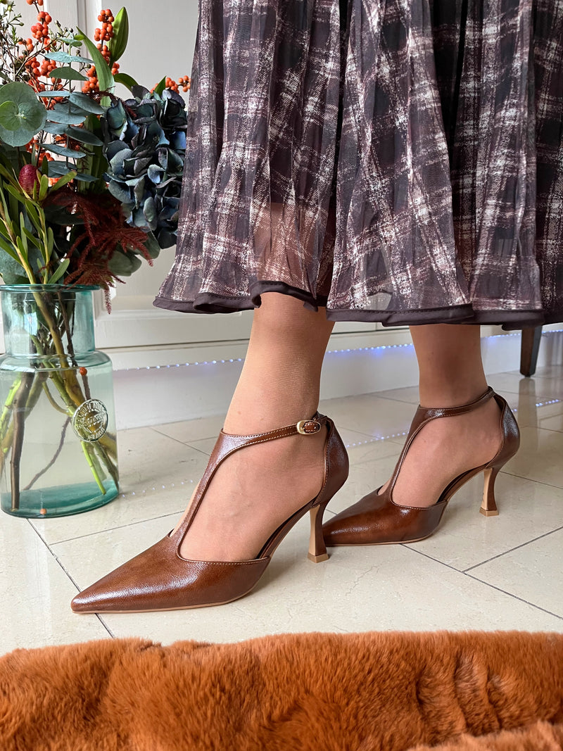 Sorento 'Gardenmorris' Foxey T-Bar Stilletto Light Brown