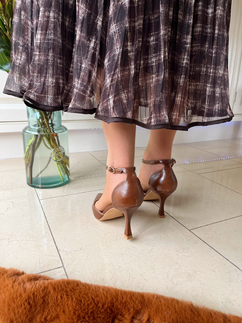 Sorento 'Gardenmorris' Foxey T-Bar Stilletto Light Brown