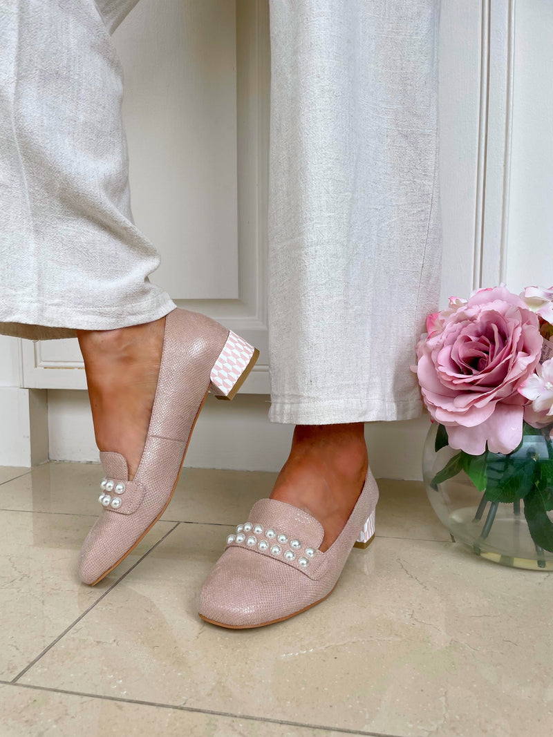 Dancing Matilda "Rubor Perla" Pearl Loafer - Rose Beige