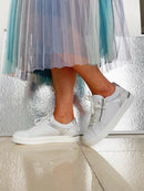 Redz Trainers White and Silver 22111 Y240088