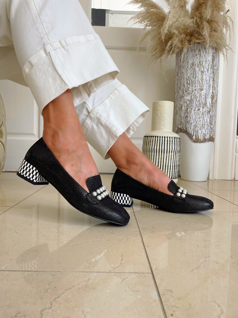 Dancing Matilda "Nero Perla" Pearl Loafer - Black