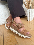 XTI Tort Buckle & Woven Wedged Sandal 145241 - Light Tan