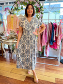 Magic Cap Sleeve Leaf Print Maxi Dress - Black