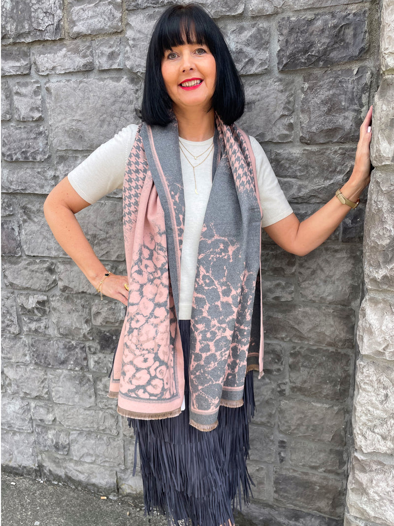 Layla Reversible Leopard & Houndstooth Shawl - Grey & Pink