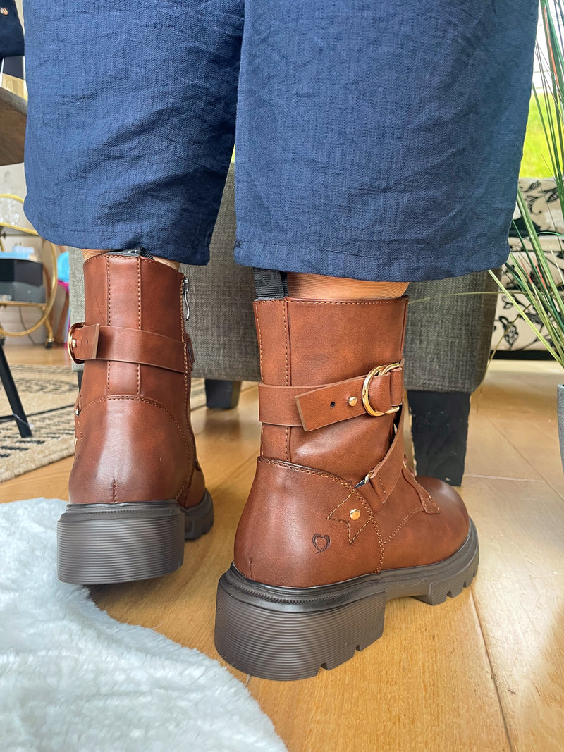 Heavenly Feet "Leni" Biker Boots - Dark Tan