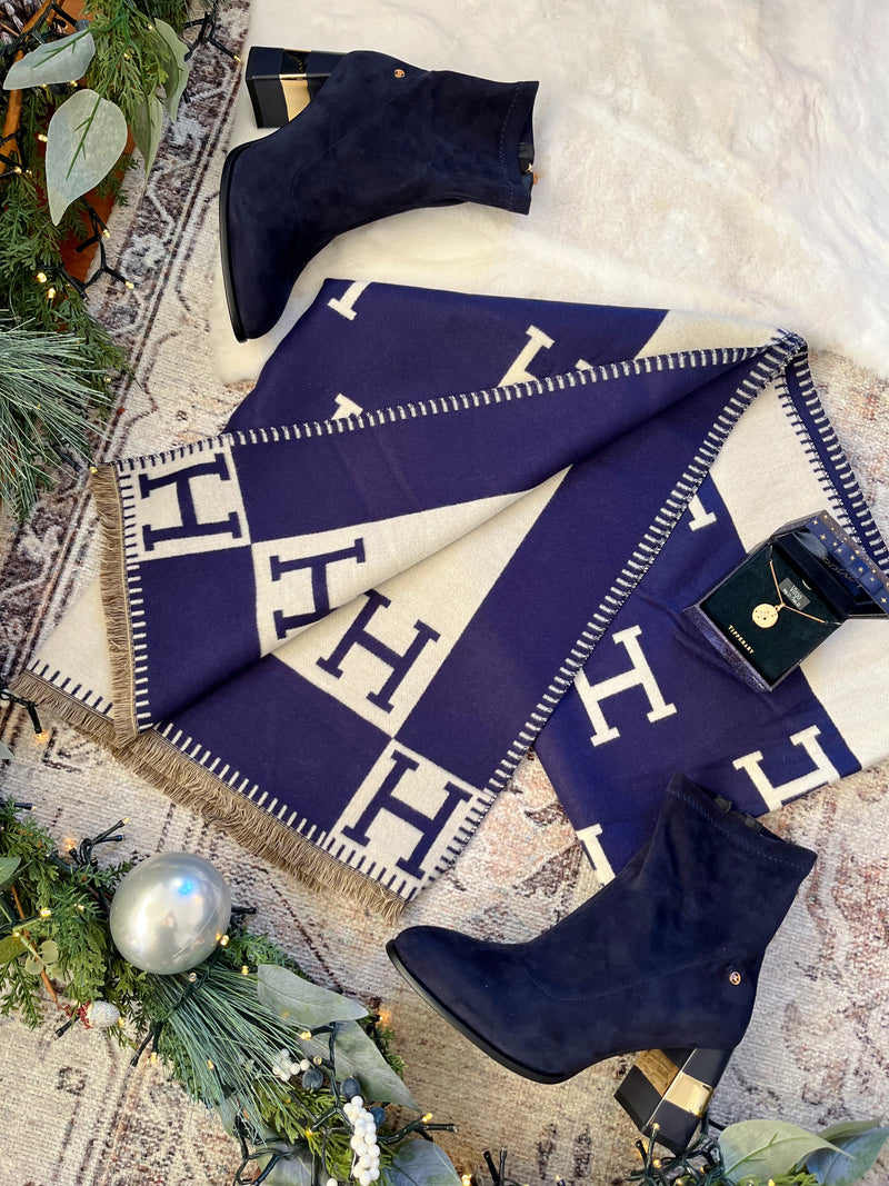 Hillary Reversible Shawl - Navy & Cream