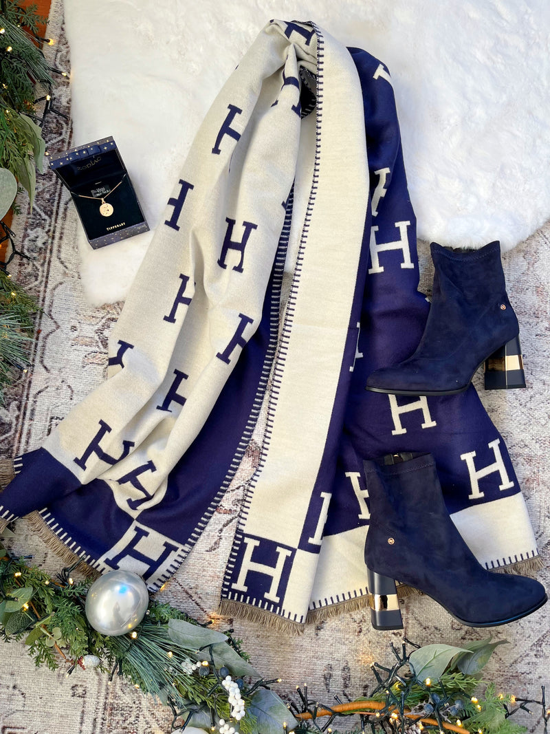 Hillary Reversible Shawl - Navy & Cream