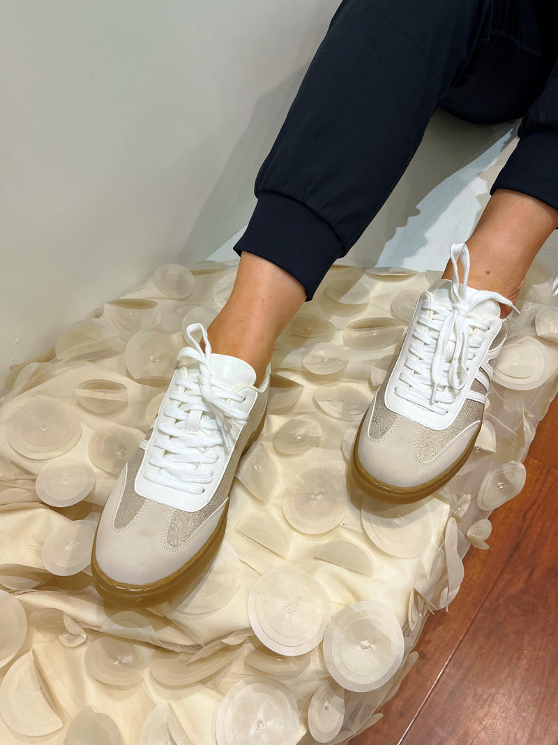 Redz Cream & Gold Trainers 6G428-V1230