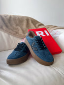Drilleys 22 Distressed Cobalt Trainer