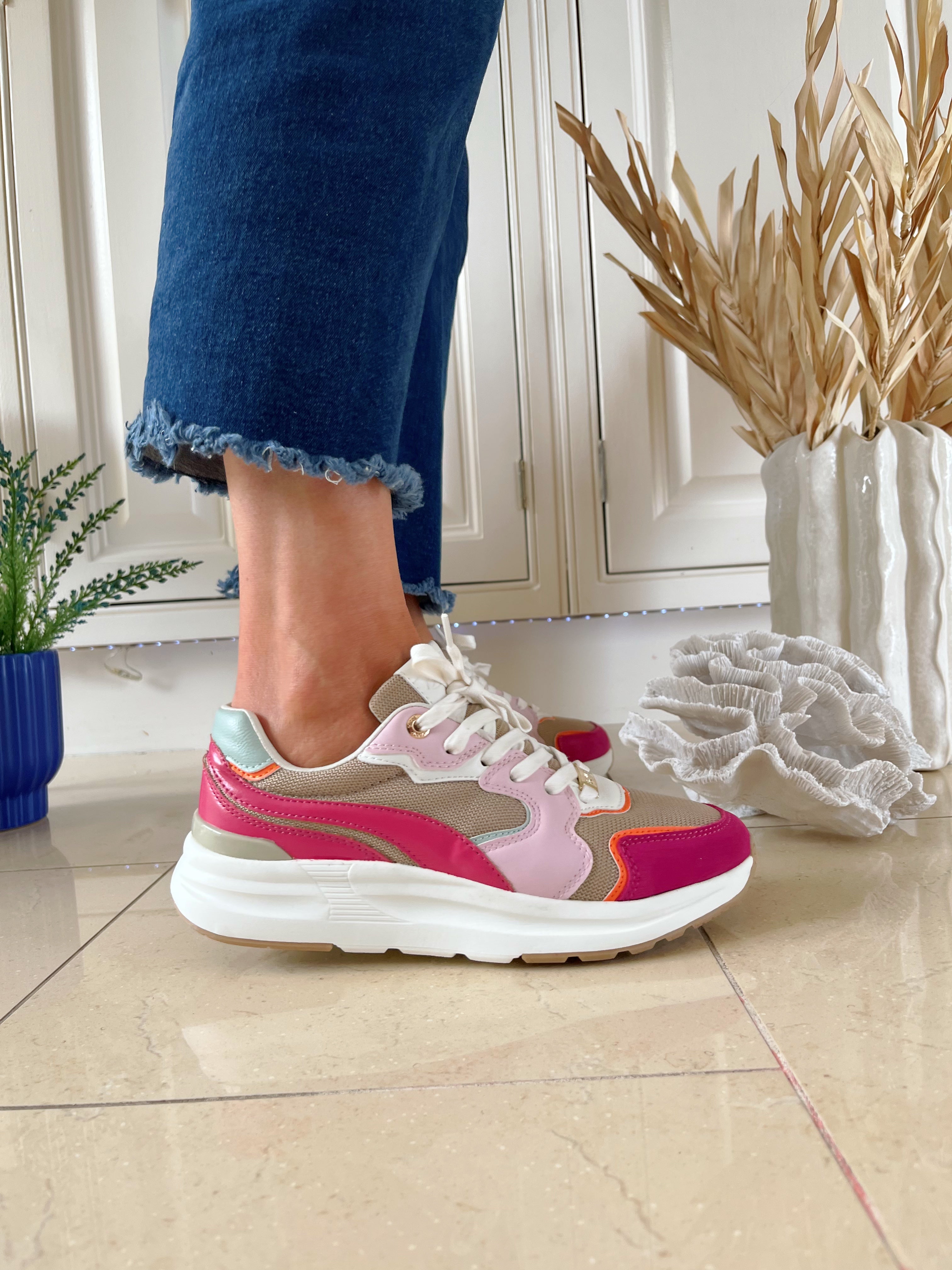 Tommy Bowe Berad Maher Bisque Chrome Wave Trainer - Light & Dark Pink