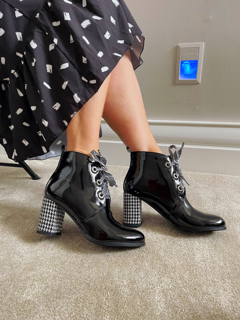 Redz Houndstooth Heel Ankle Boot - Black Patent Kx18 W3