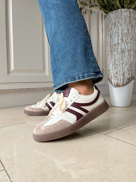 Una Healy 'Sweet Smile' Cranberry Trainer