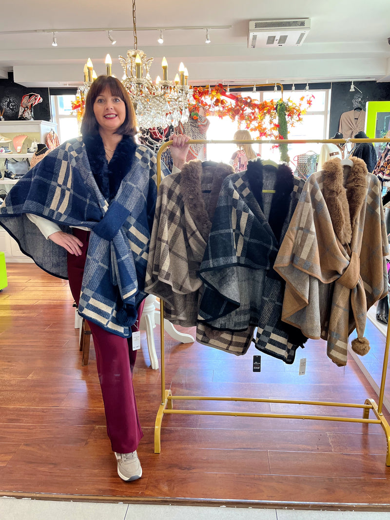 Eileen Tartan Cape - Navy
