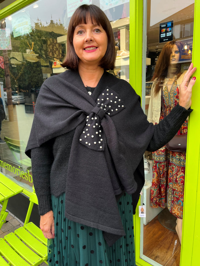 Elizabeth Bow Pearl & Diamante Cape - Black