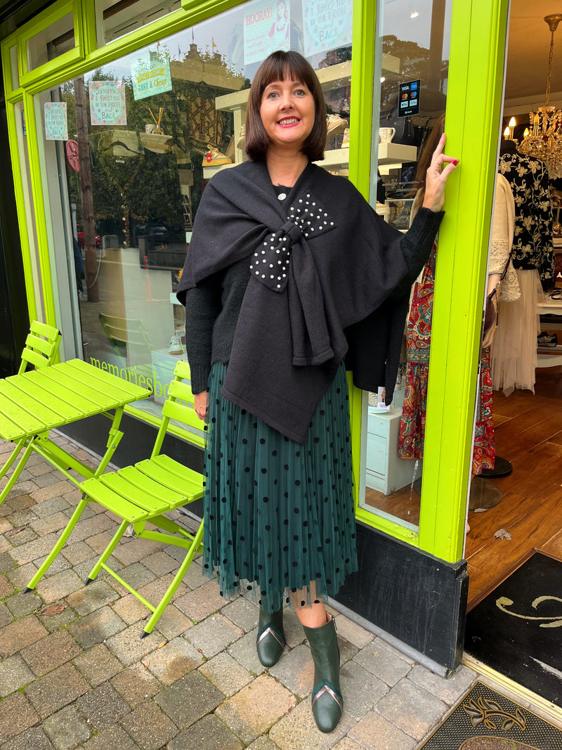 Elizabeth Bow Pearl & Diamante Cape - Black