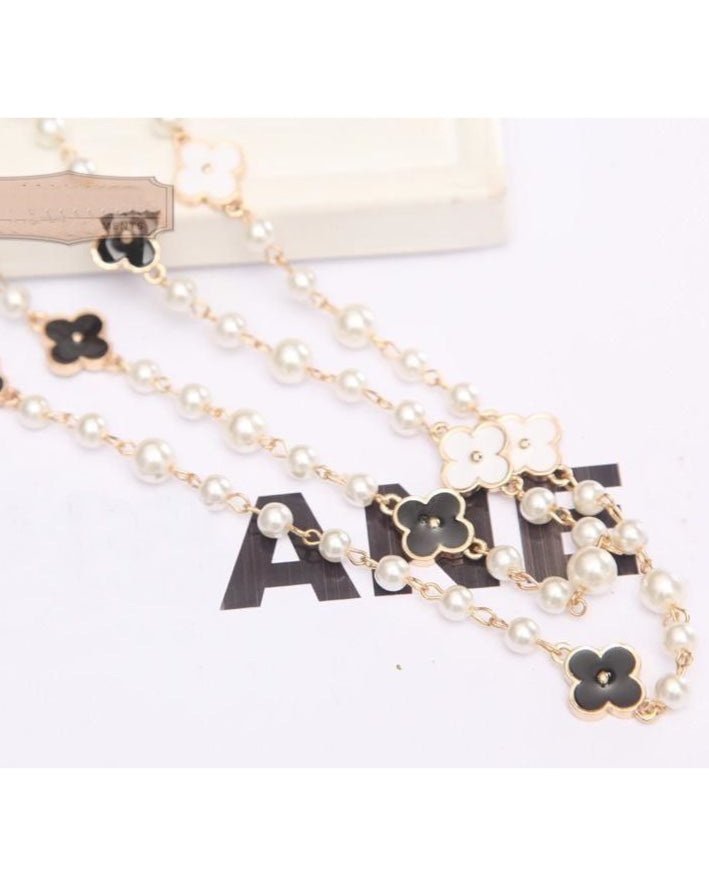 Amber Reversible Cream & Black Pearl Necklace