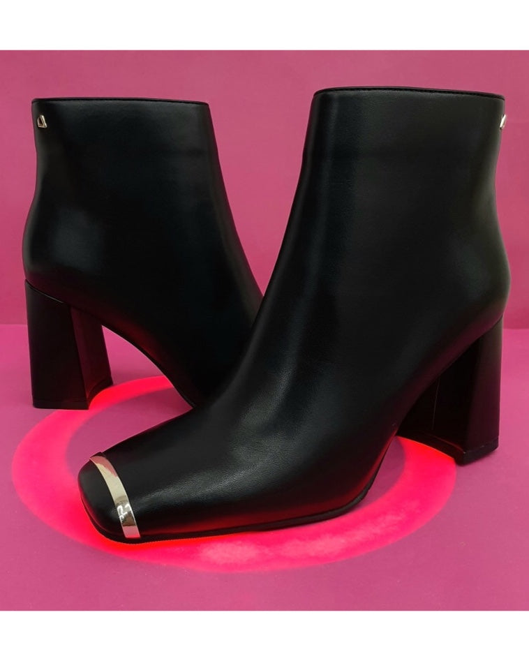 Una Healy "Much Too Young" Boot - Black