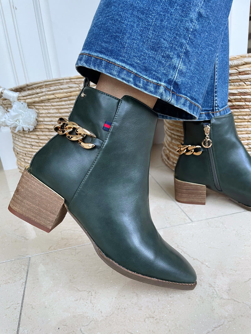Escape Quincy Two Chain Boot - Moss Green
